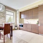 Dom & House - Marina 格但斯克
